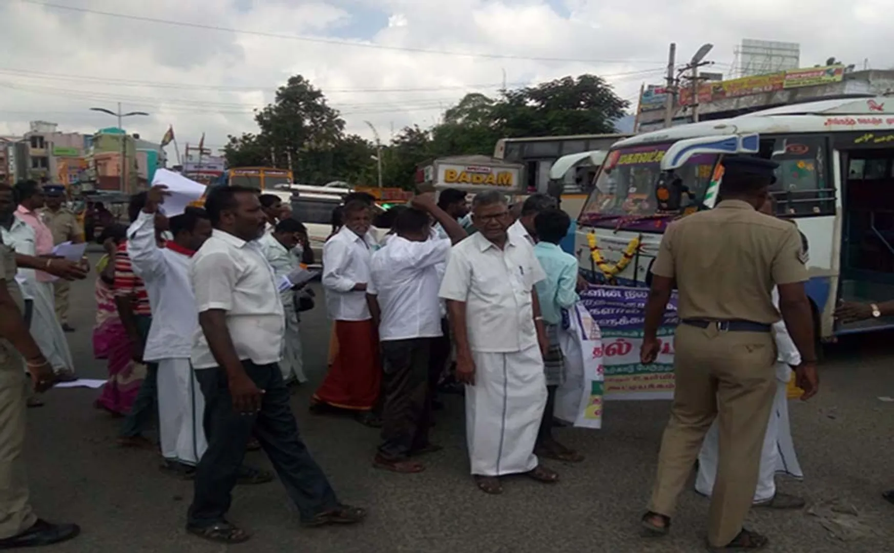 vellore district farmers strike tamilnadu government 