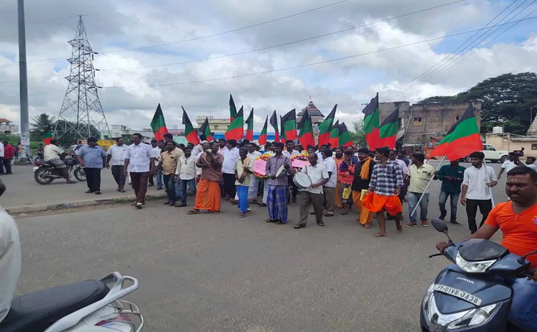 puducherry govt hospital not get facilities, peoples political parties strike 