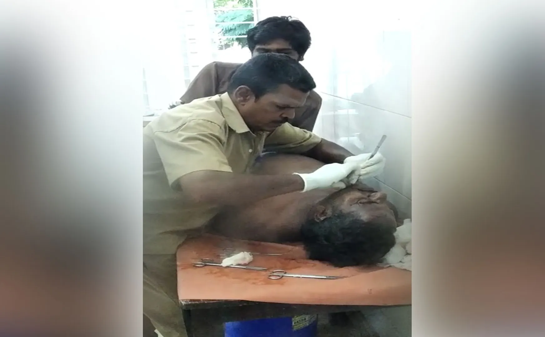 pudukottai bike incident patient treatment cleaning work employees govt hospital 