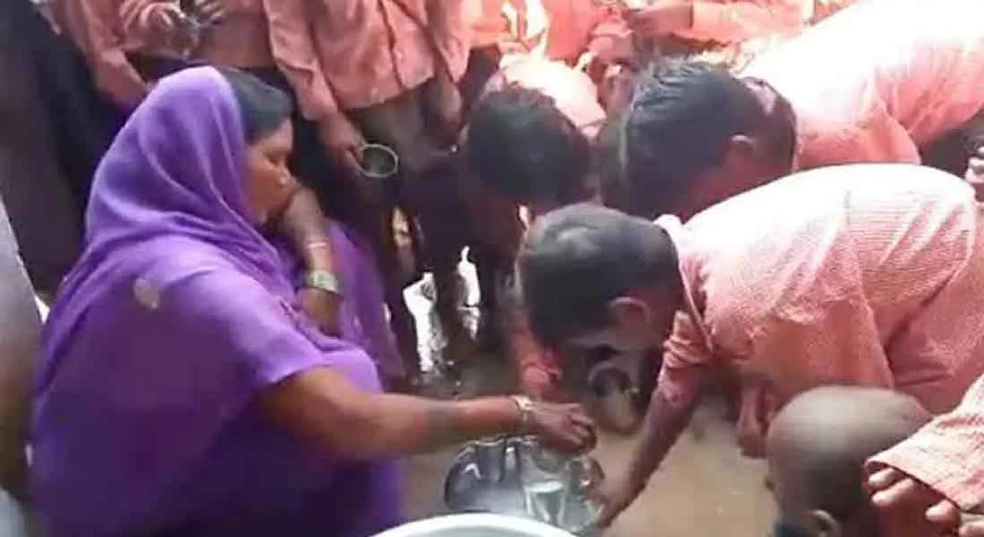 were given 81 students a liter of water milk ;The cruelty of the UP state!