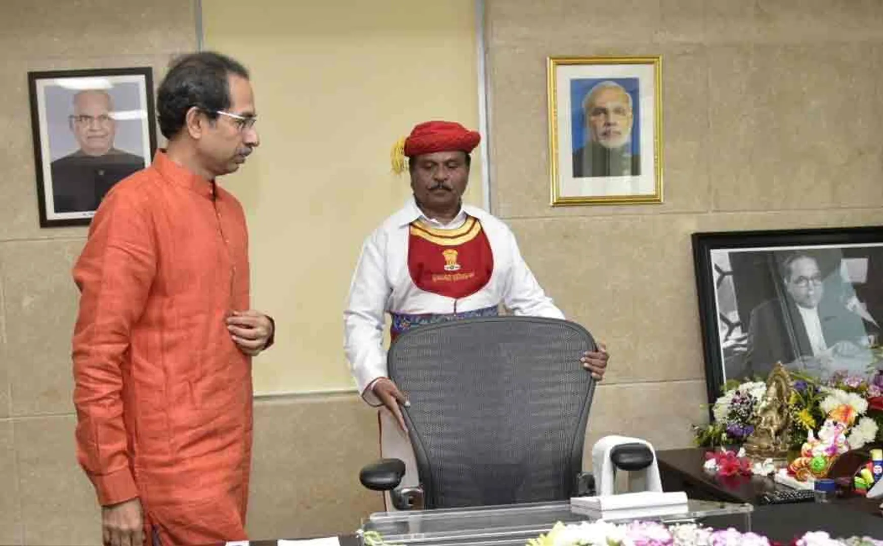 uddhav thackarey takes charge as cm of maharashtra
