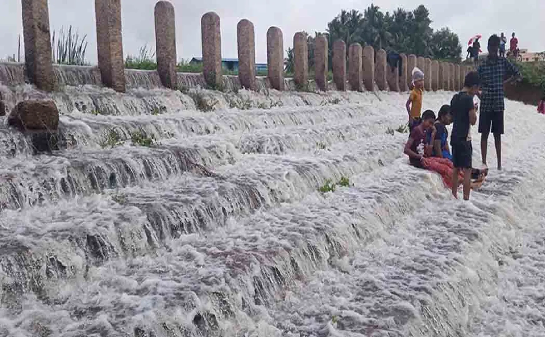 sivagangai district karaikudi lake picnic heavy rain 
