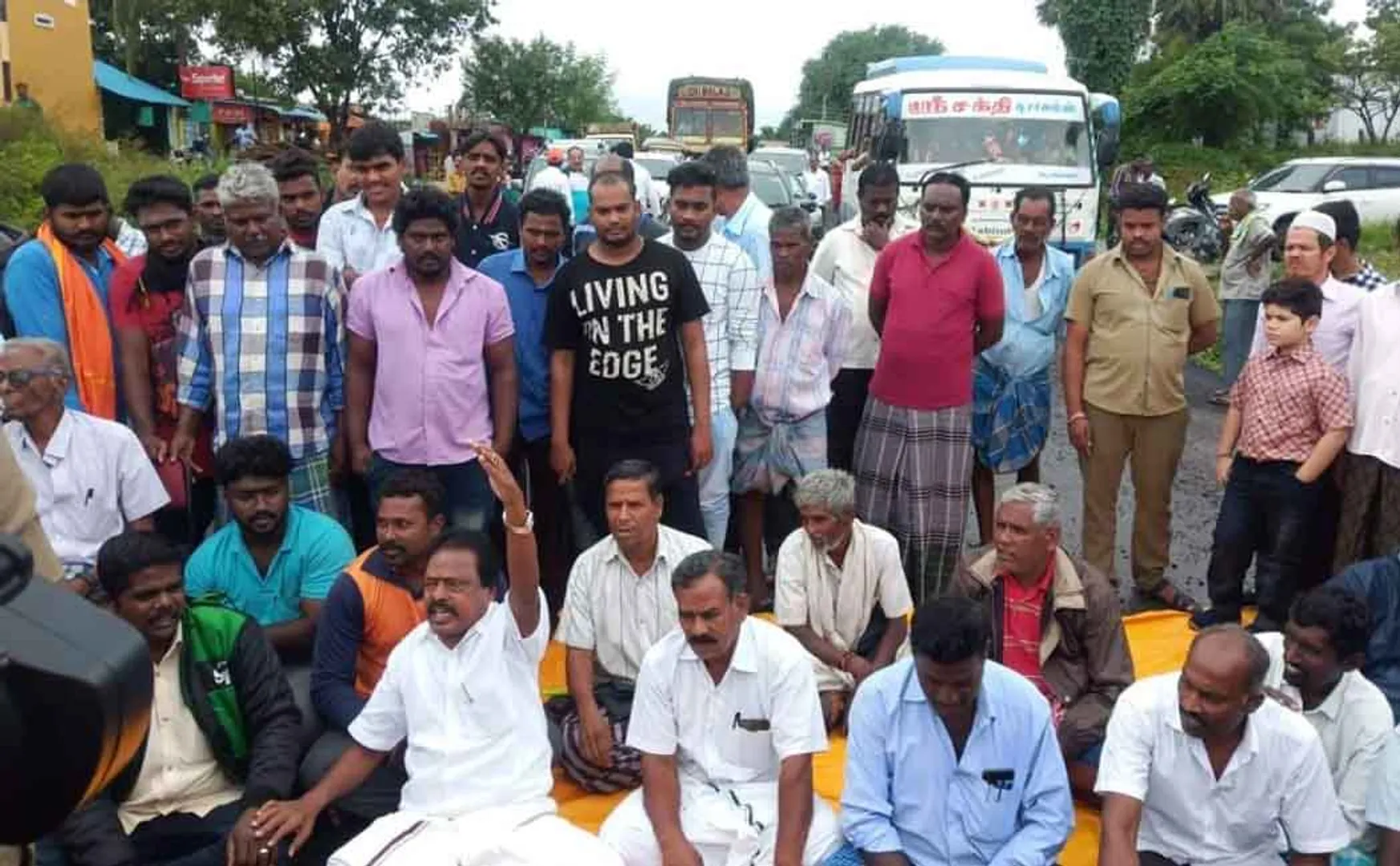 new road damaged peoples compalint in mla and strike vellore 
