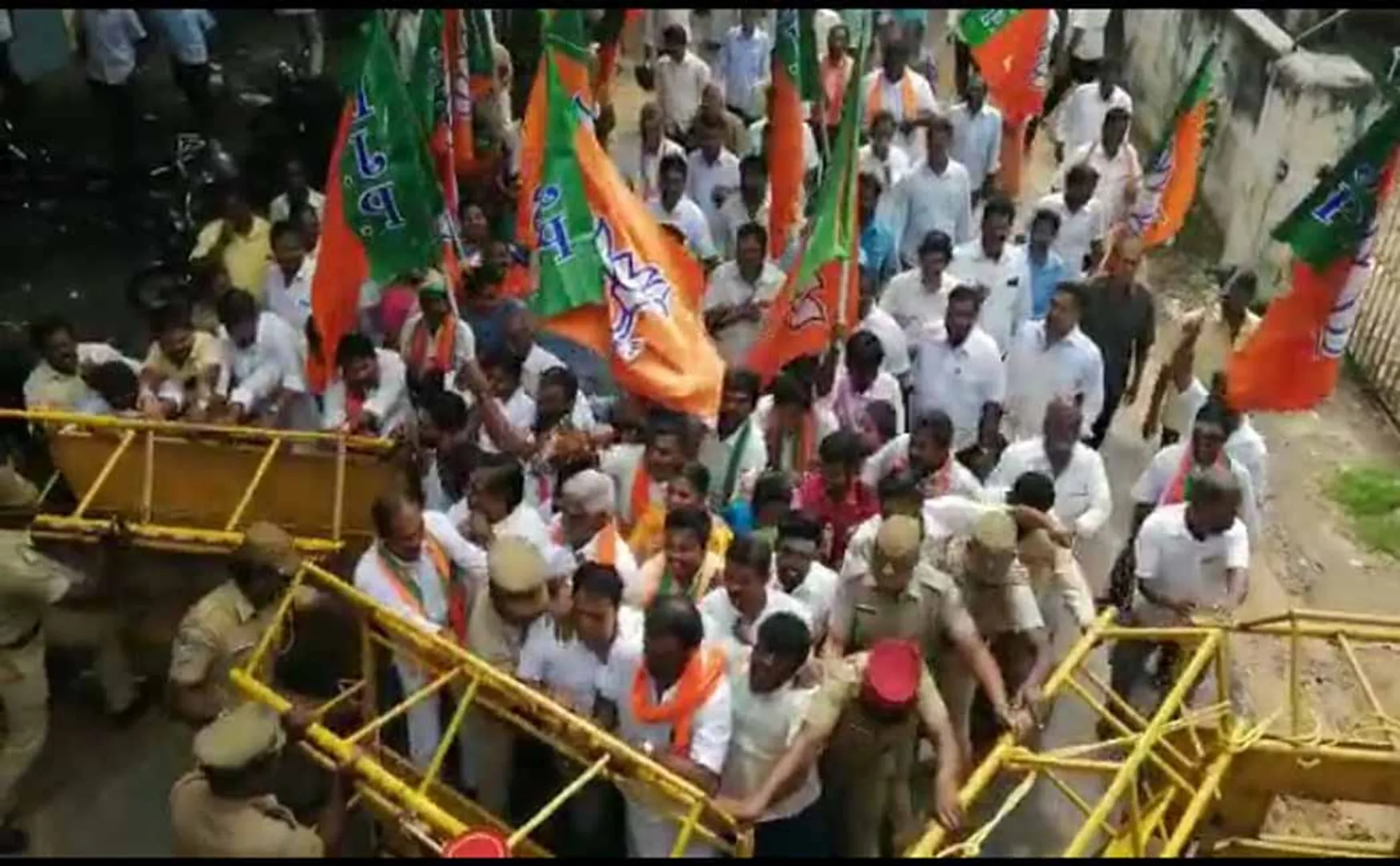  BJP protests demanding immediate release of free rice and money for rice
