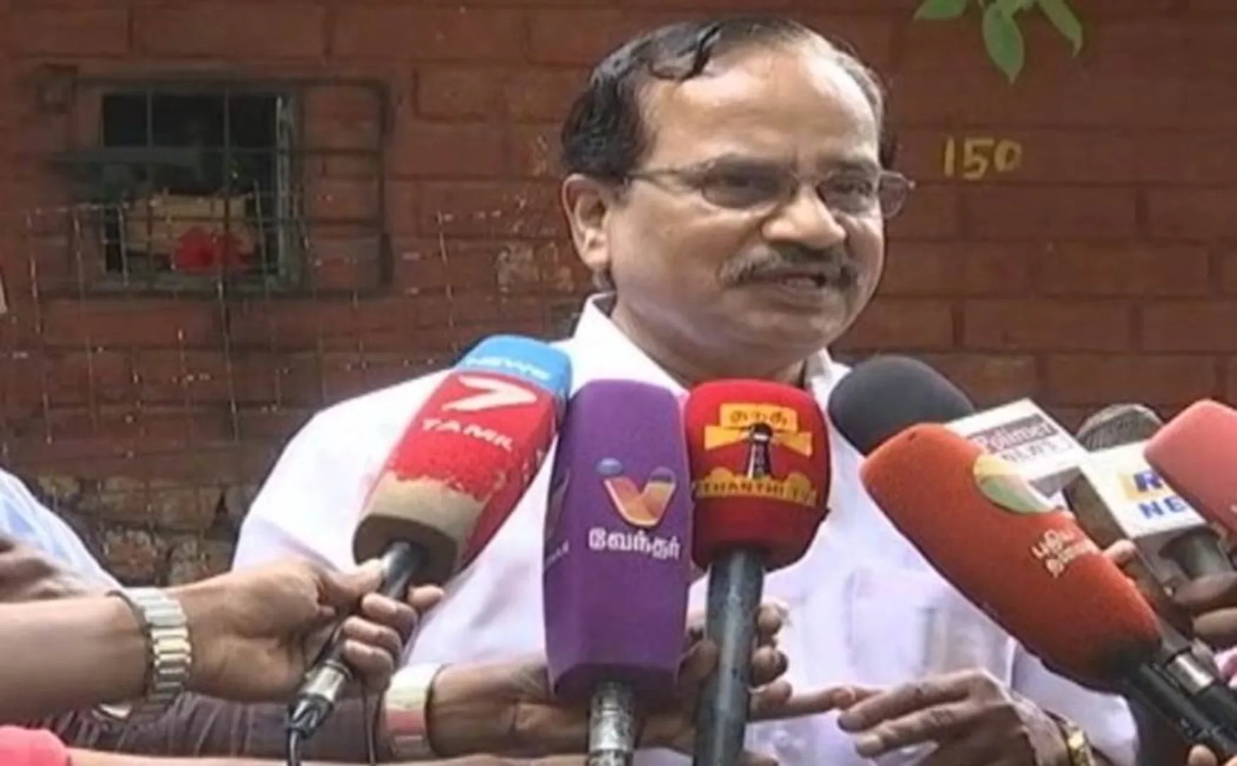 Tamilaruvi Manian