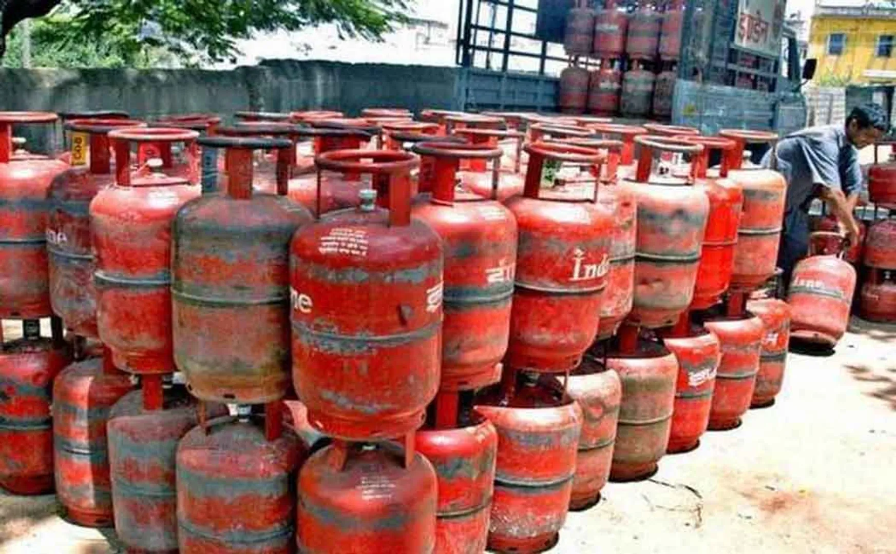 domestic gas cylinder price hike 