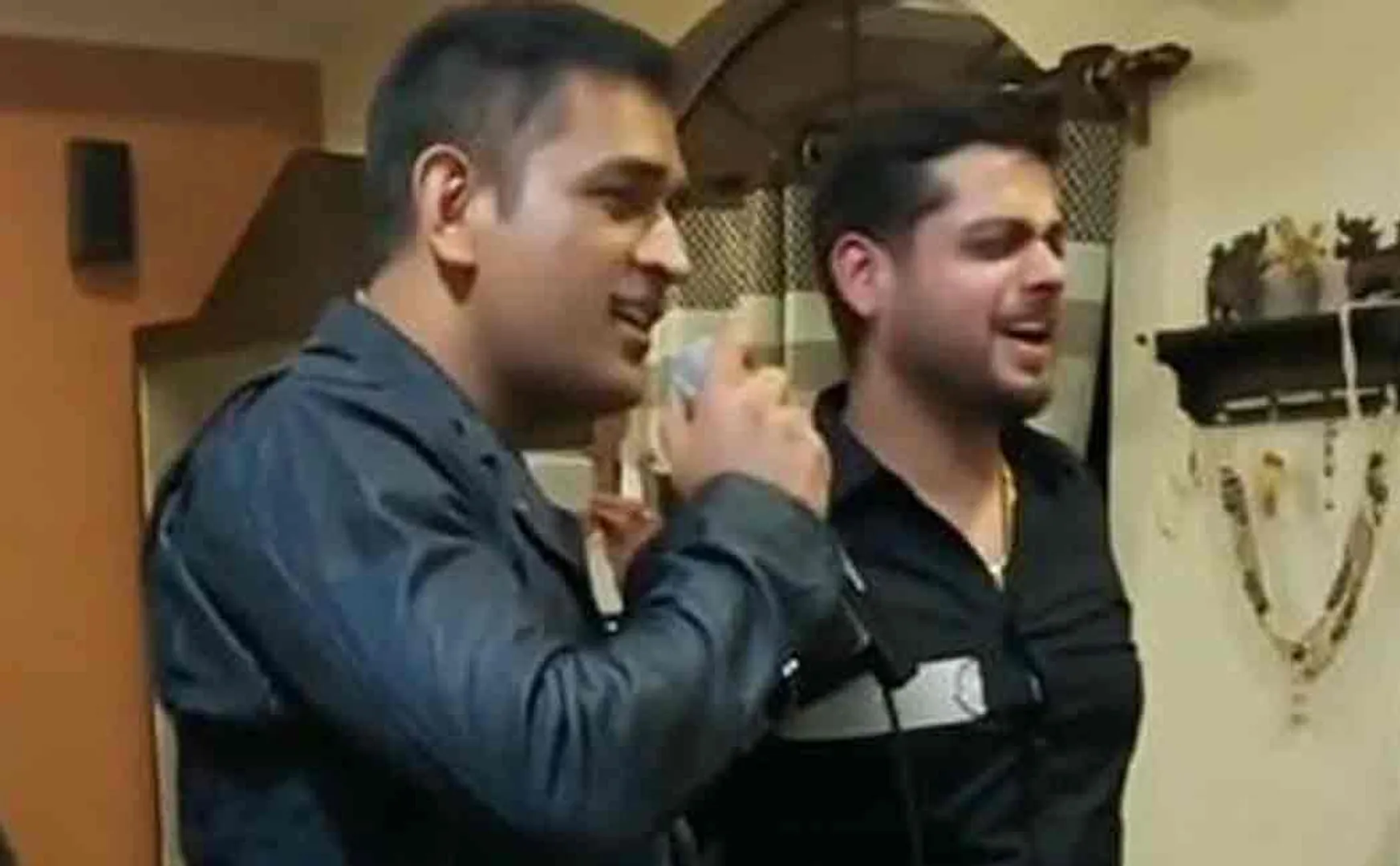 dhoni singing