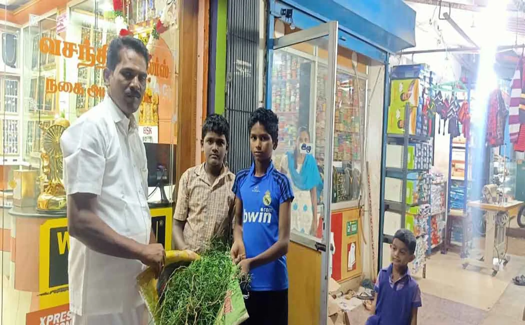 seemai karuvelam tree  Students destroying  pudukkottai district 