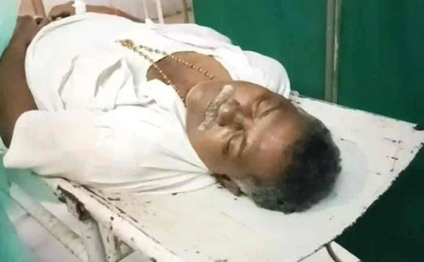 andhra man pased away while he is in queue to buy onion
