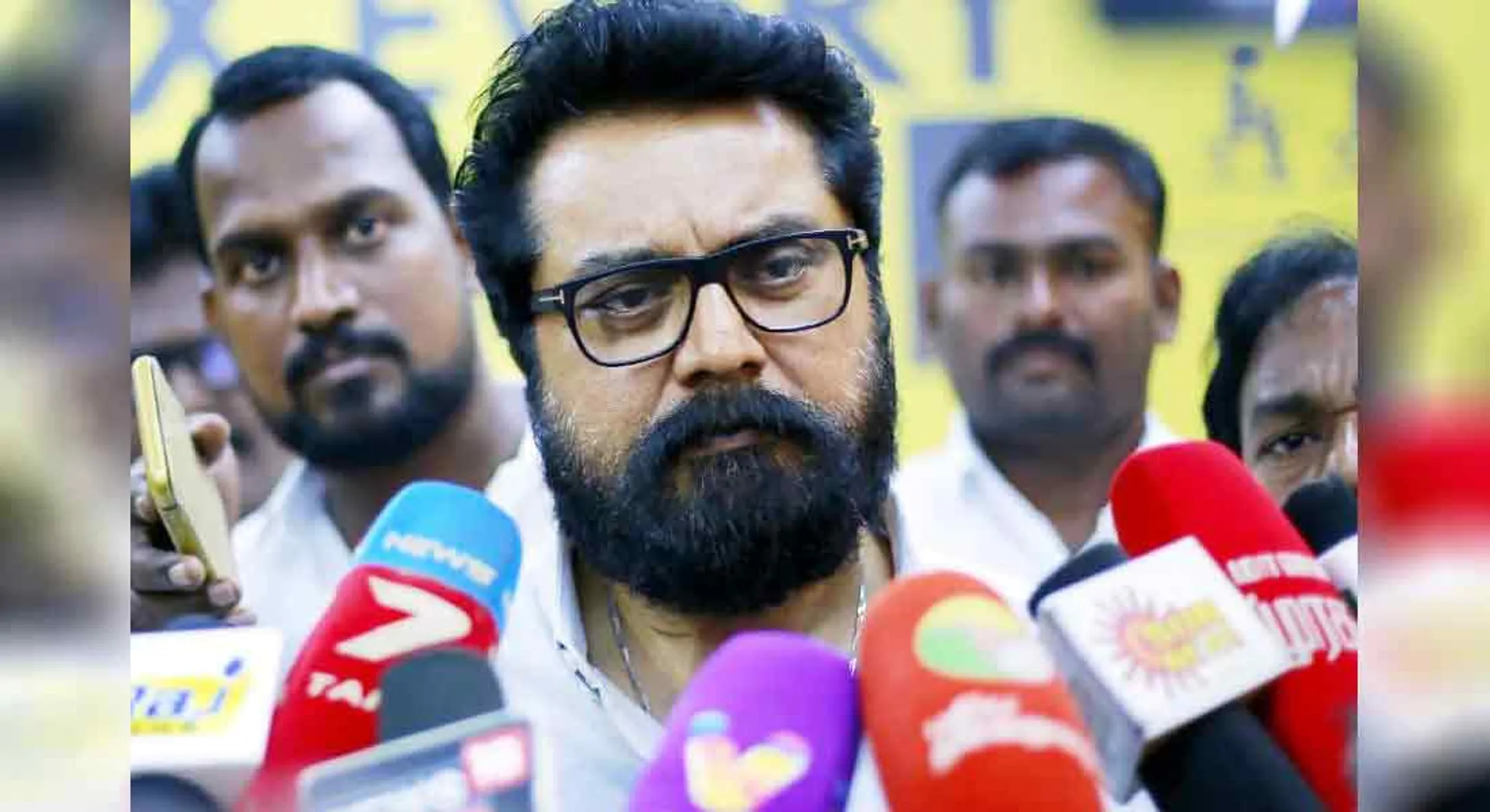 "If  i talks about he, that's the headline." Sarathkumar in the case of Seeman!