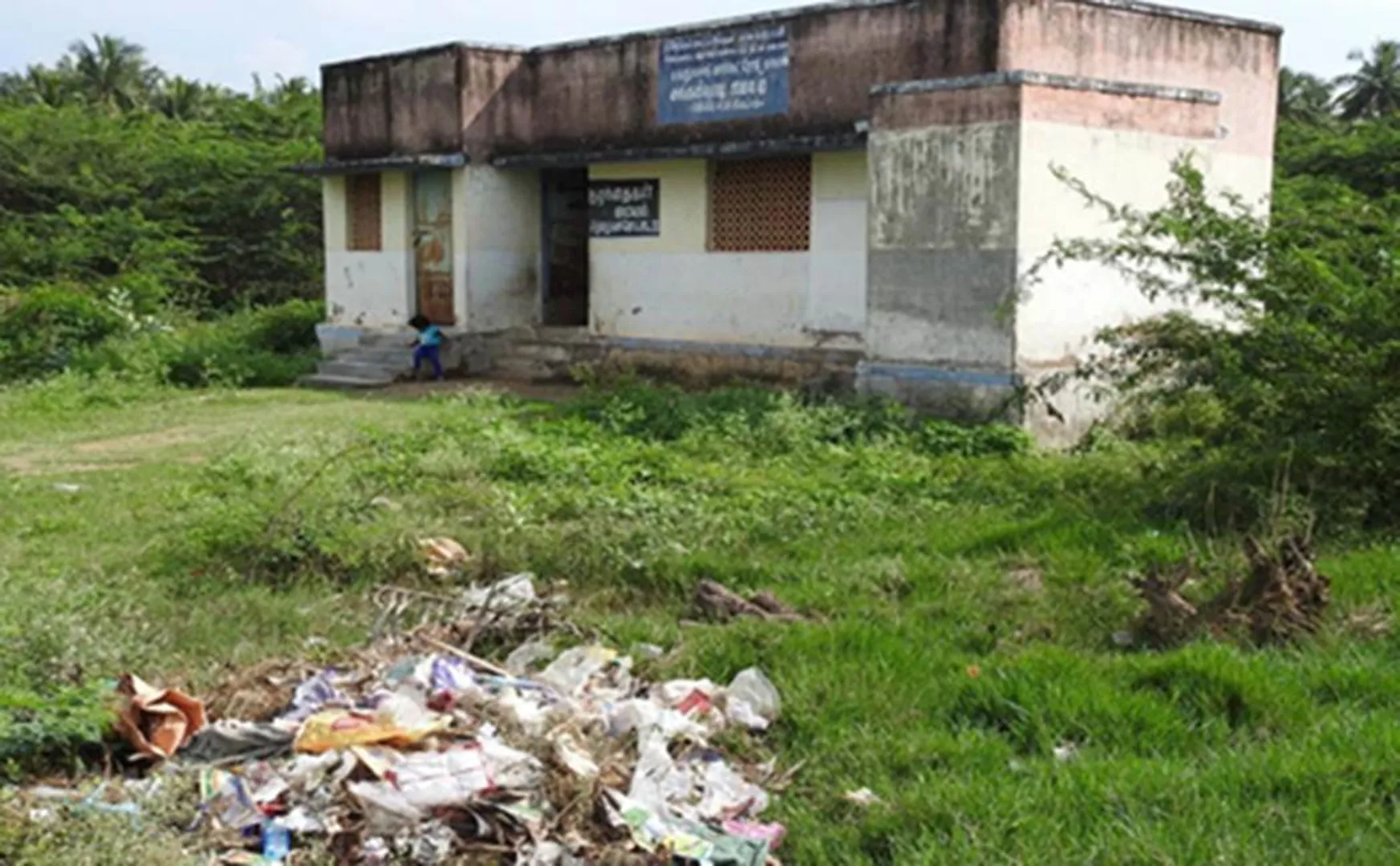  Anganwadi state of collapse near Dindigul 