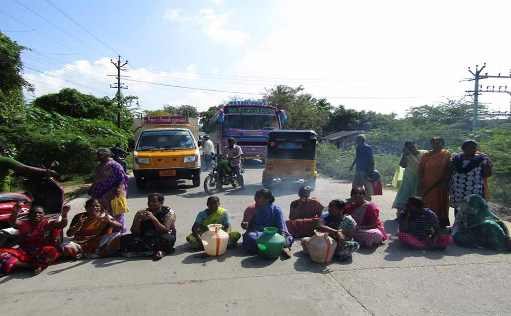 WATER PROBLEM PEOPLES STRIKE RANIPET DISTRICT GOVT OFFICERS NOT CARE 