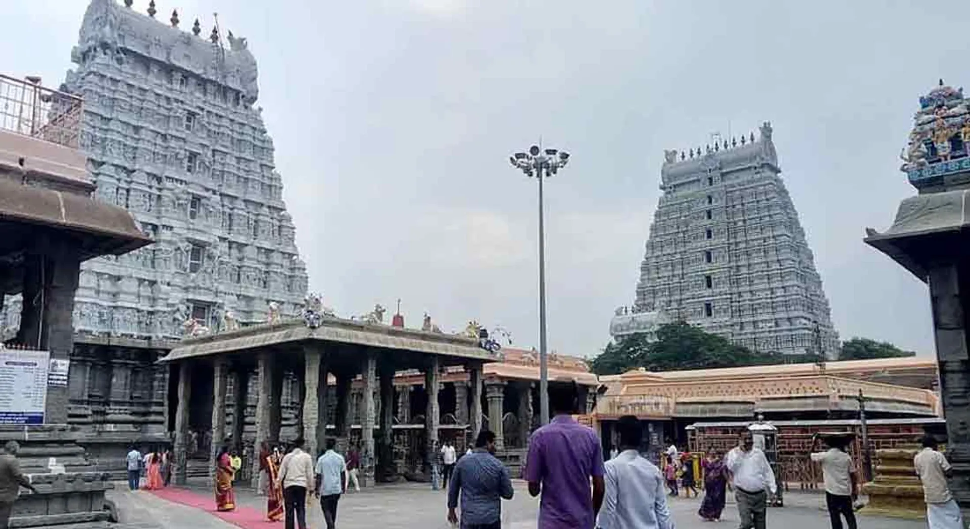  Insult inside the temple - Police explaining security