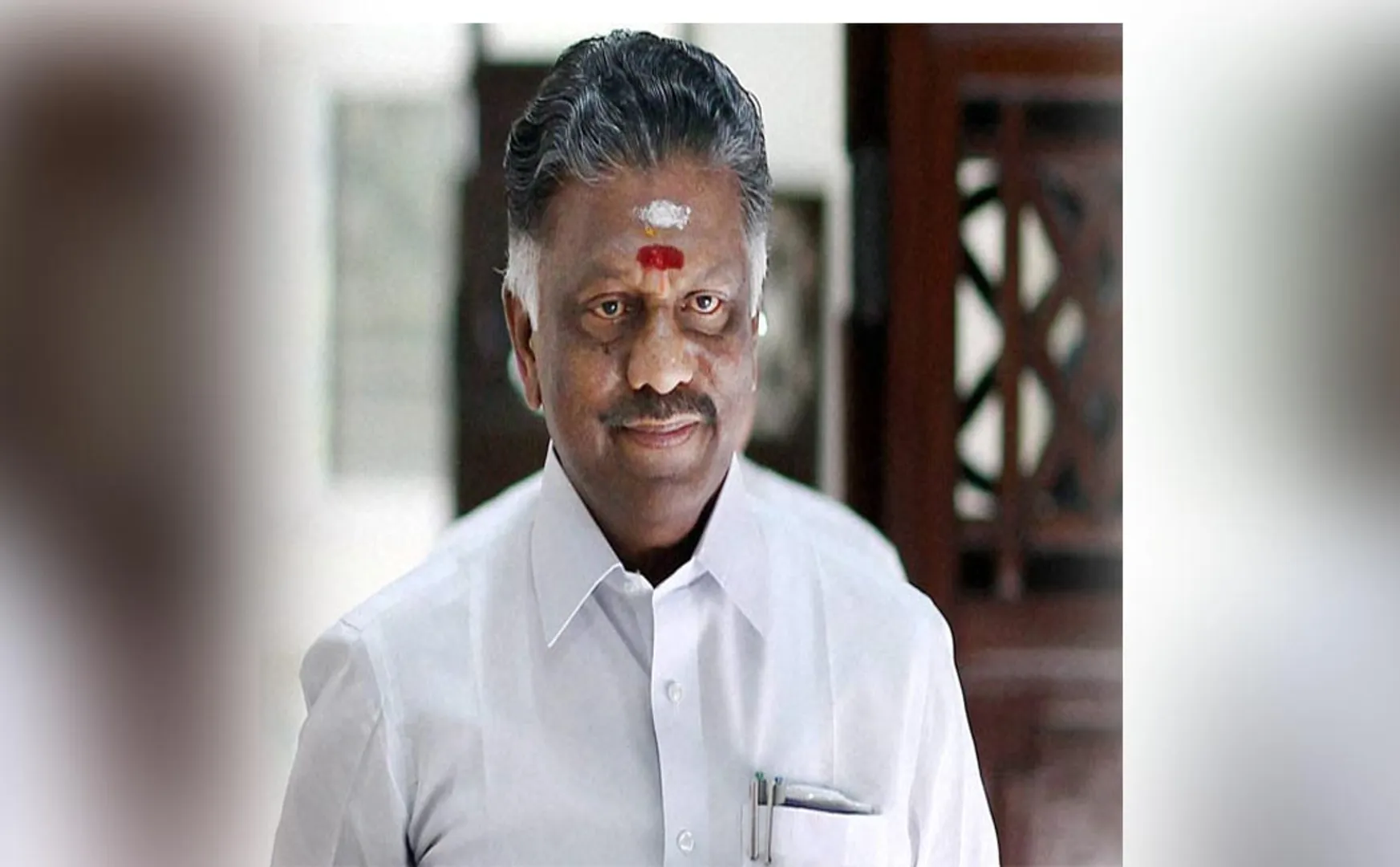 TAMILNADU DEPUTY CM O PANEER SELVAM ARRIVE AT DELHI 
