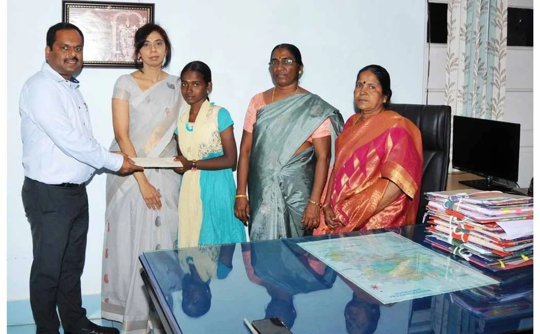 pudukkottai district govt school plus 1 woman student arrive america ongc donate fund 