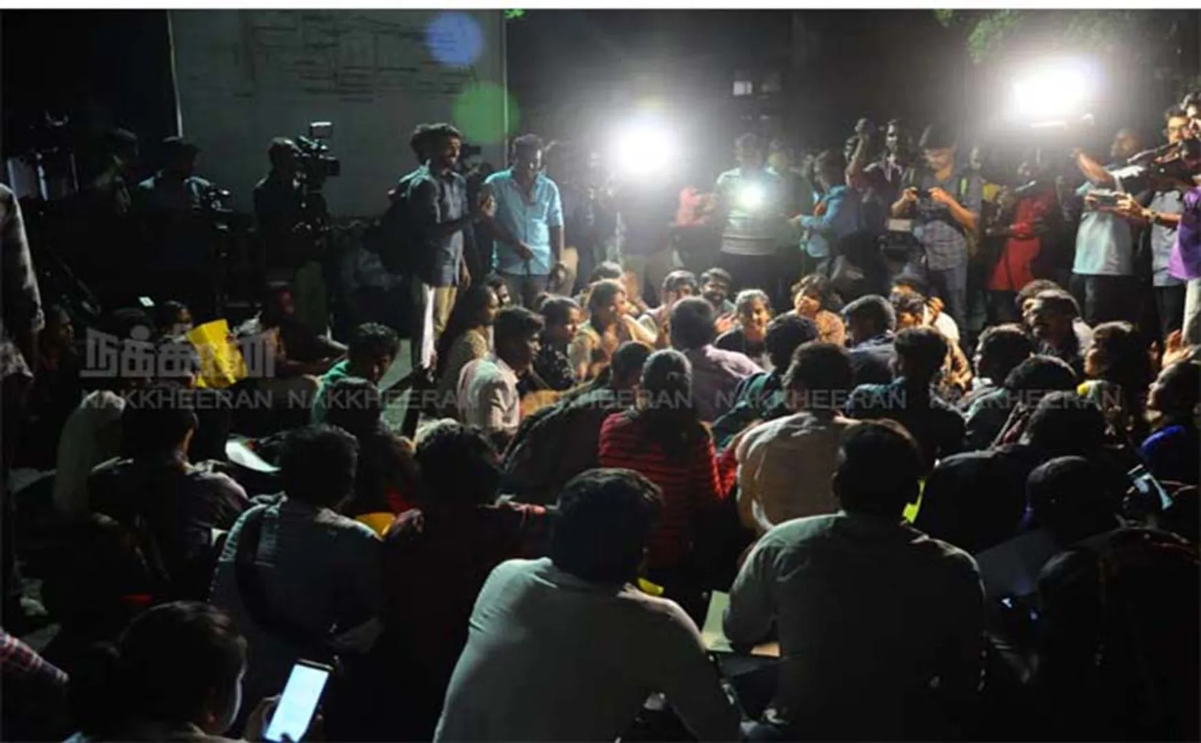 madras university students strike continue at university campus 