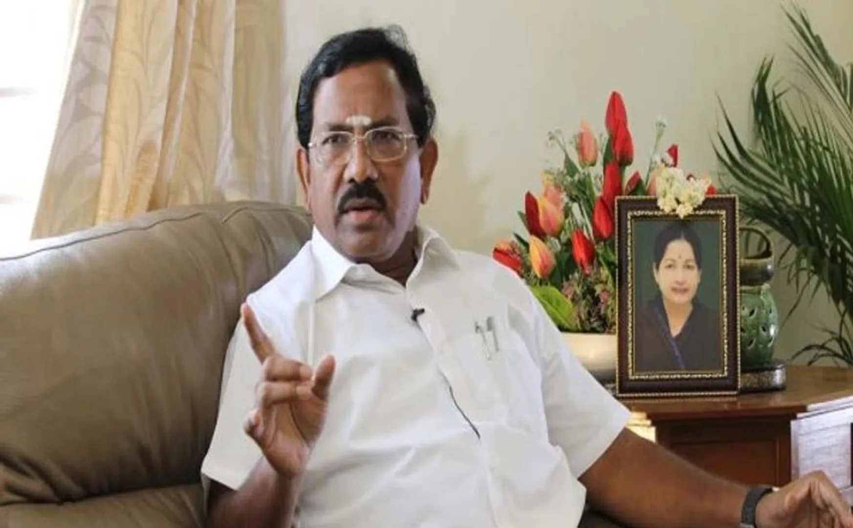  J. in the campaign. The National Flag on the figurine!   Probe on minister Pandiyarajan