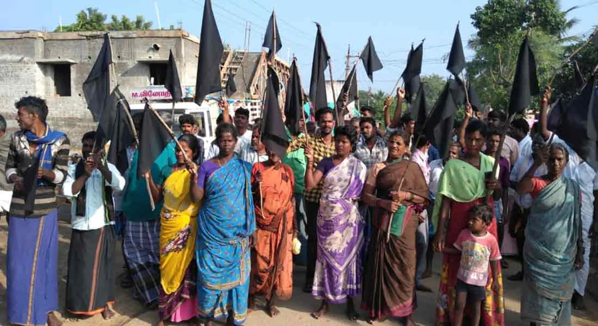  We do not want to  kallakurichy... we need vilupuram.. people protest 