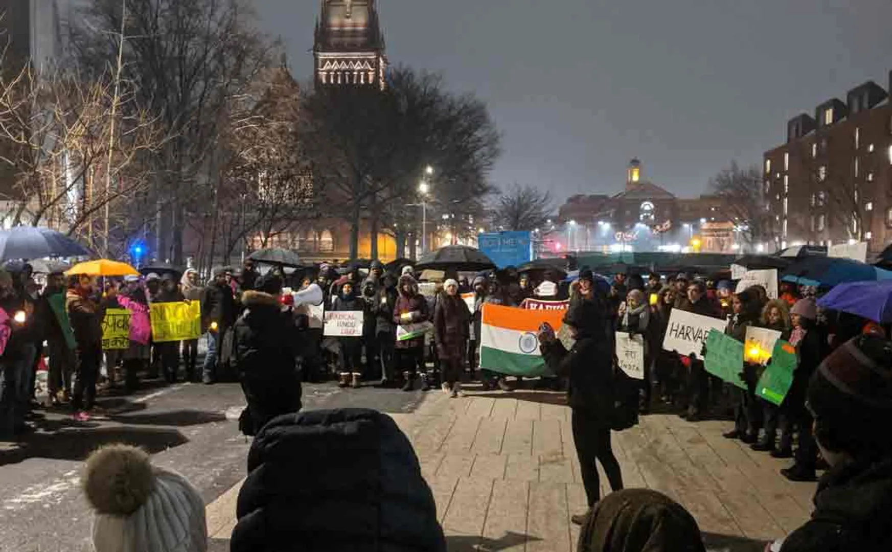 oxford and harvard students protest against police action in jamia milia