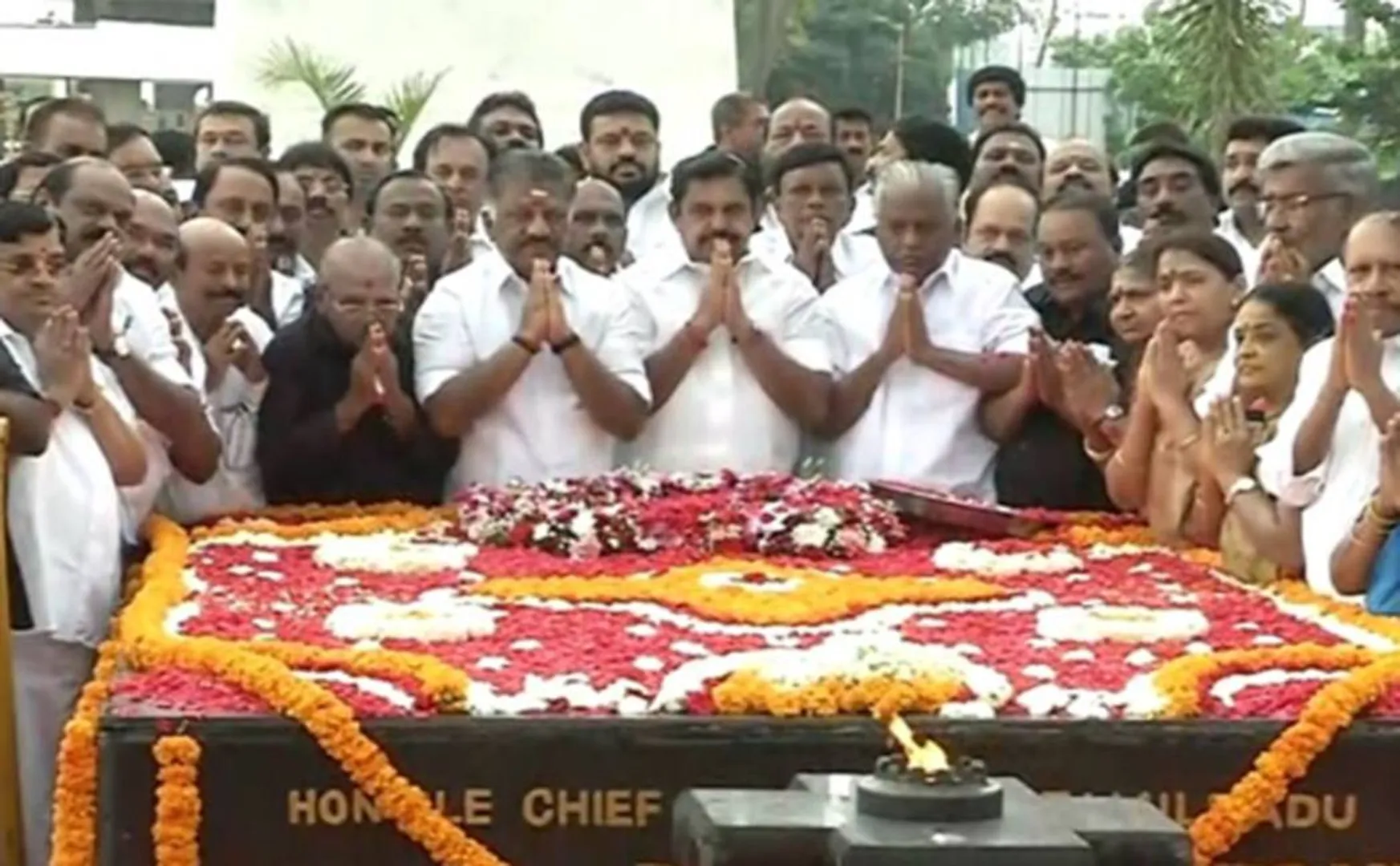 MGR Memorial day-admk members tribute