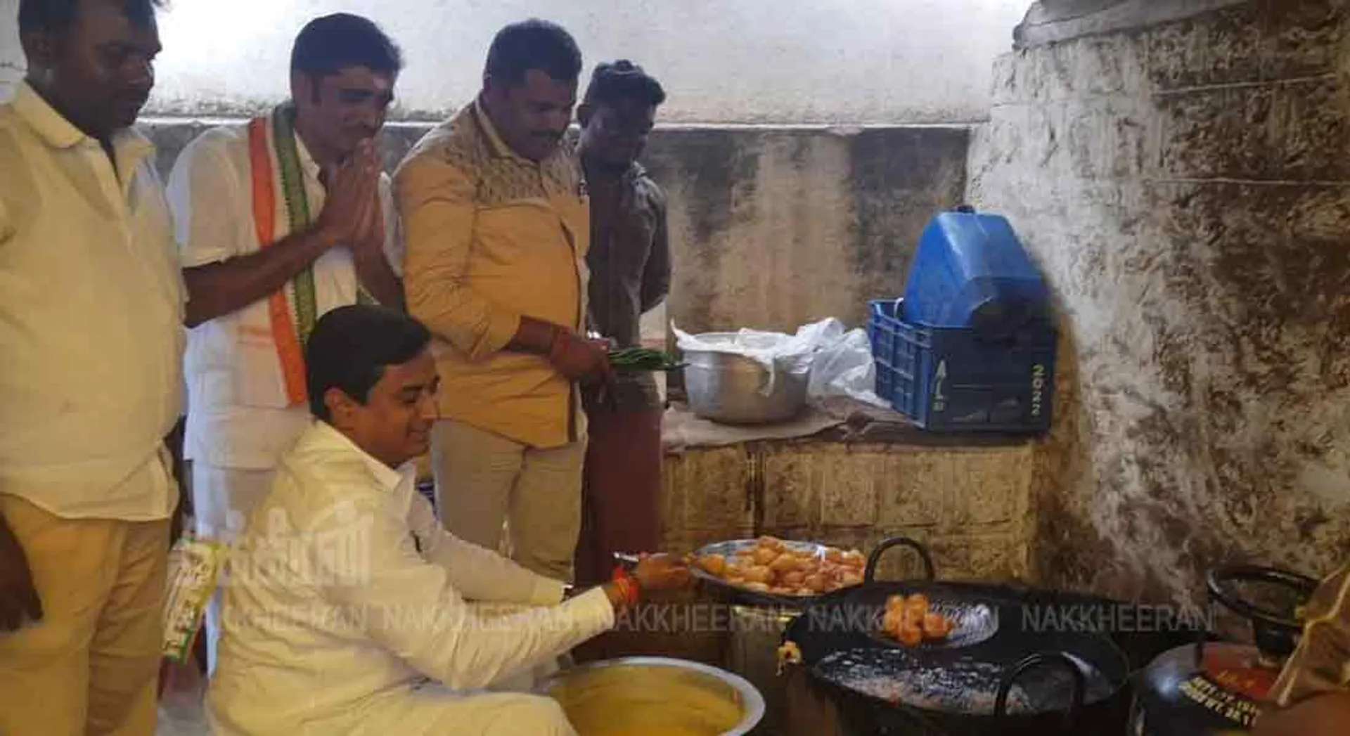 congress leader making ponda in election campaign 