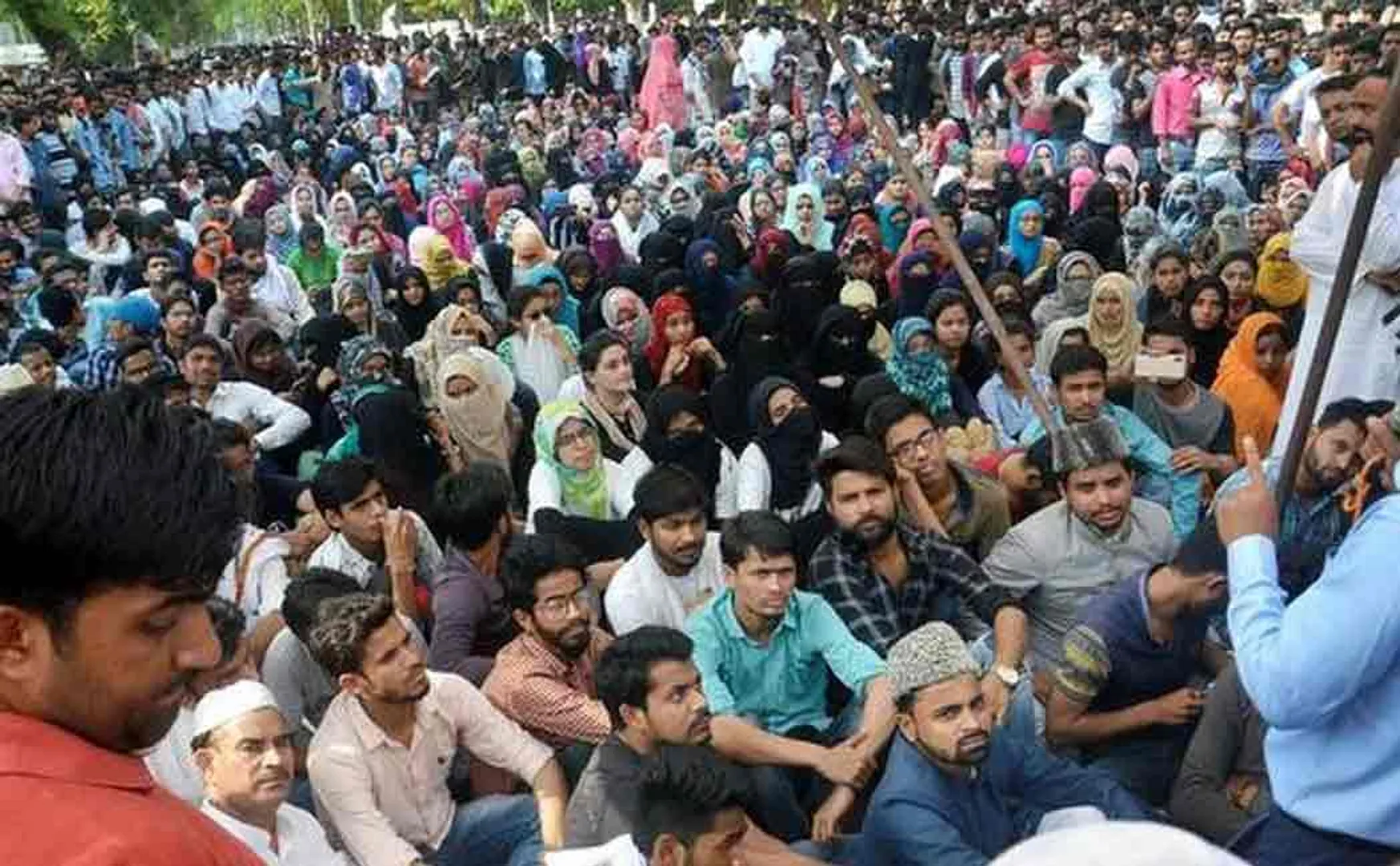 case filed on 10000 aligarh university students