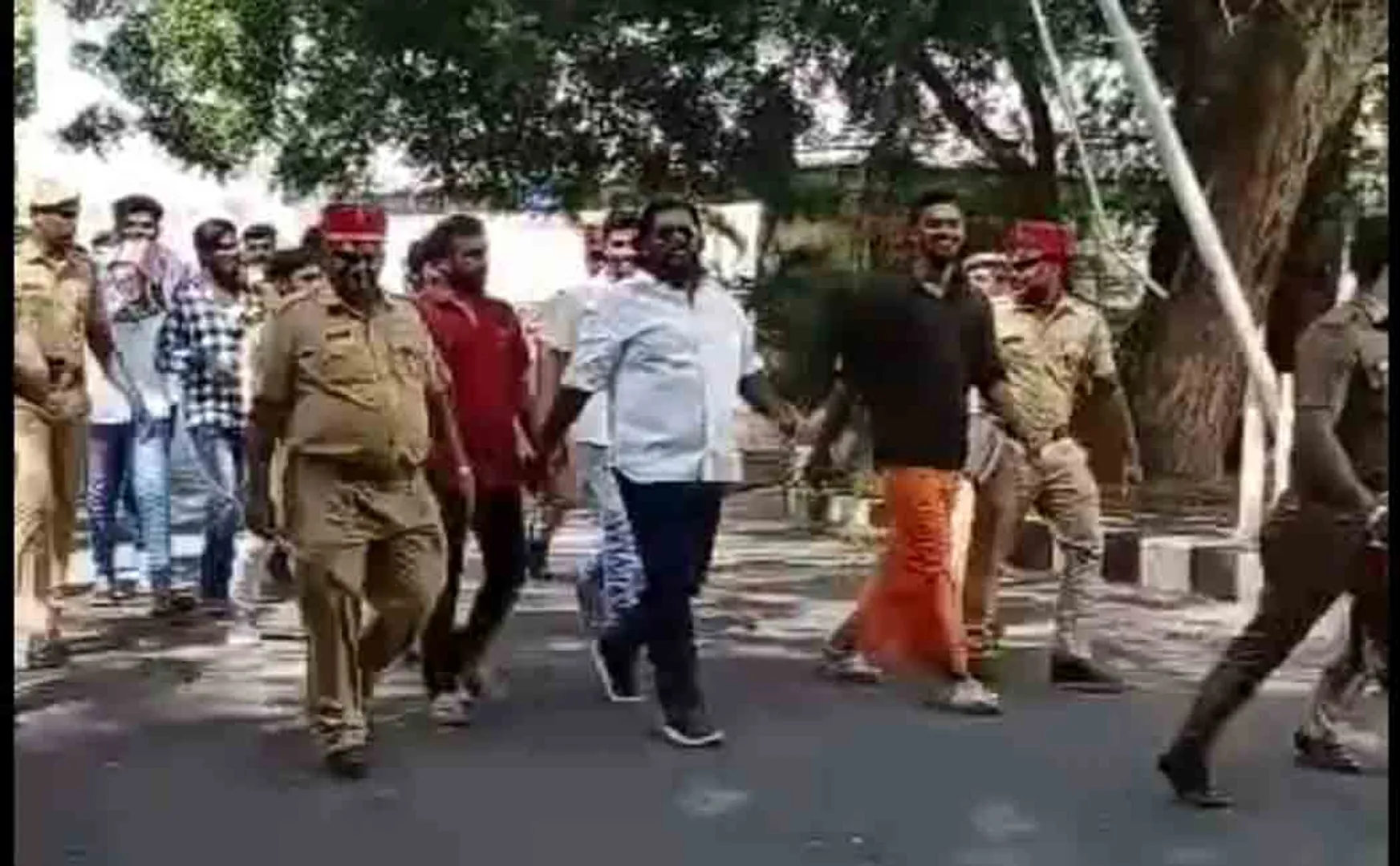 puducherry lawspet chozhan court police 