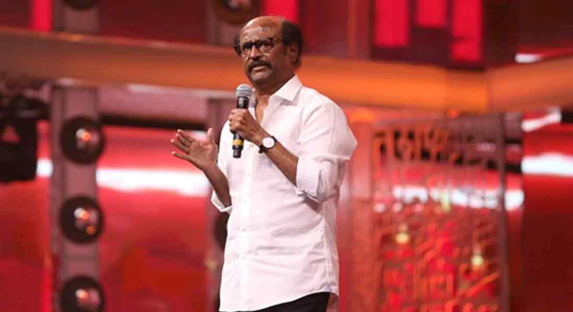 Rajinikanth on the Tughlaq stage