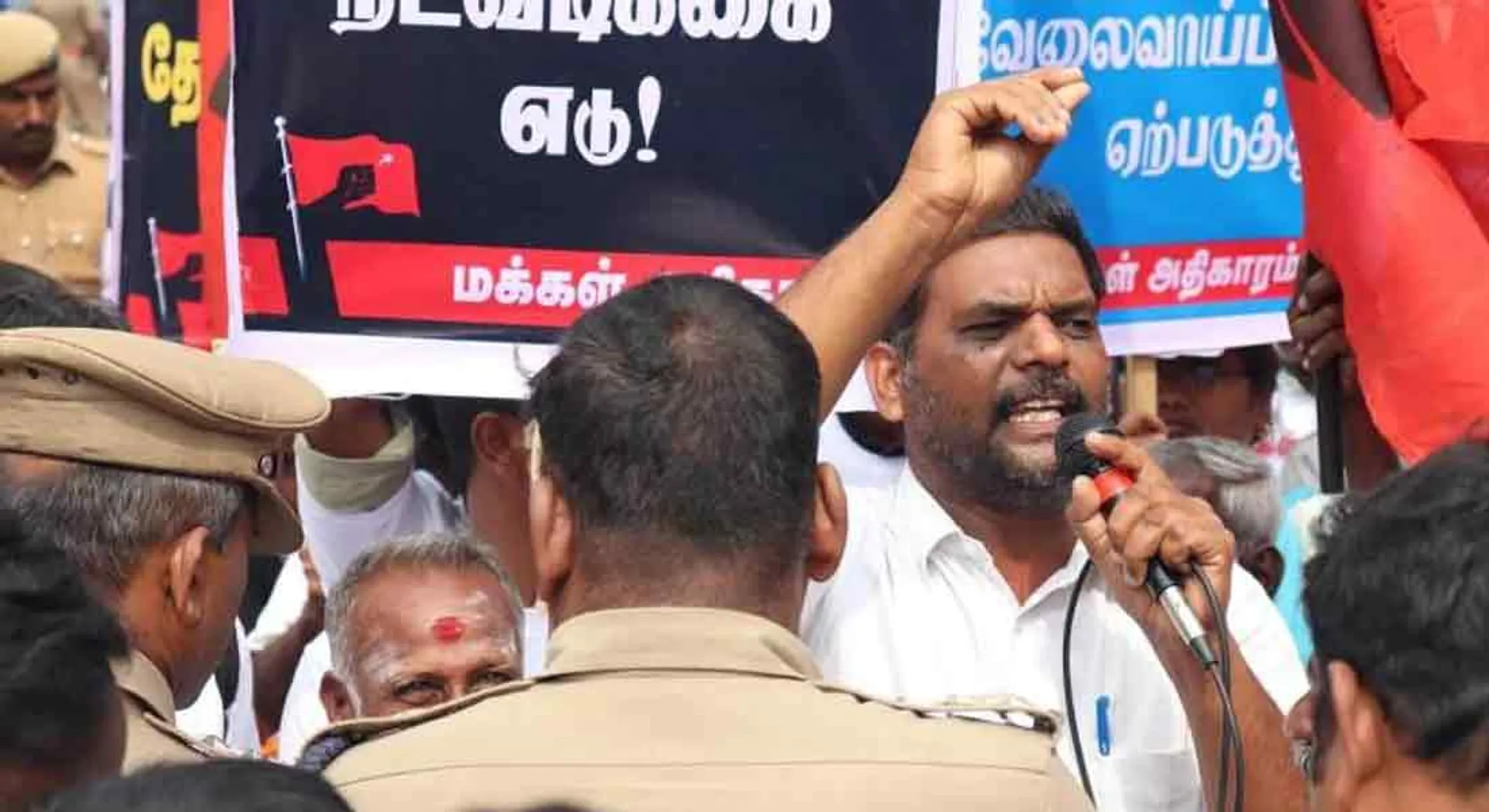  New Year's midnight struggle ...makkal athikaram trustee  arrested