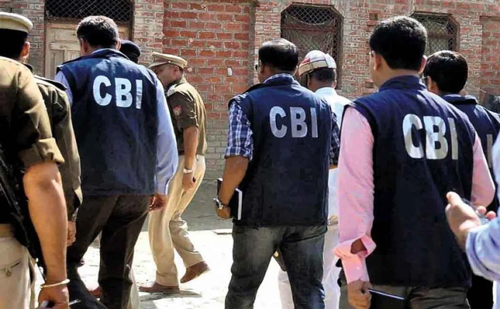 karnataka chit funds salem incometax officer home cbi raid 