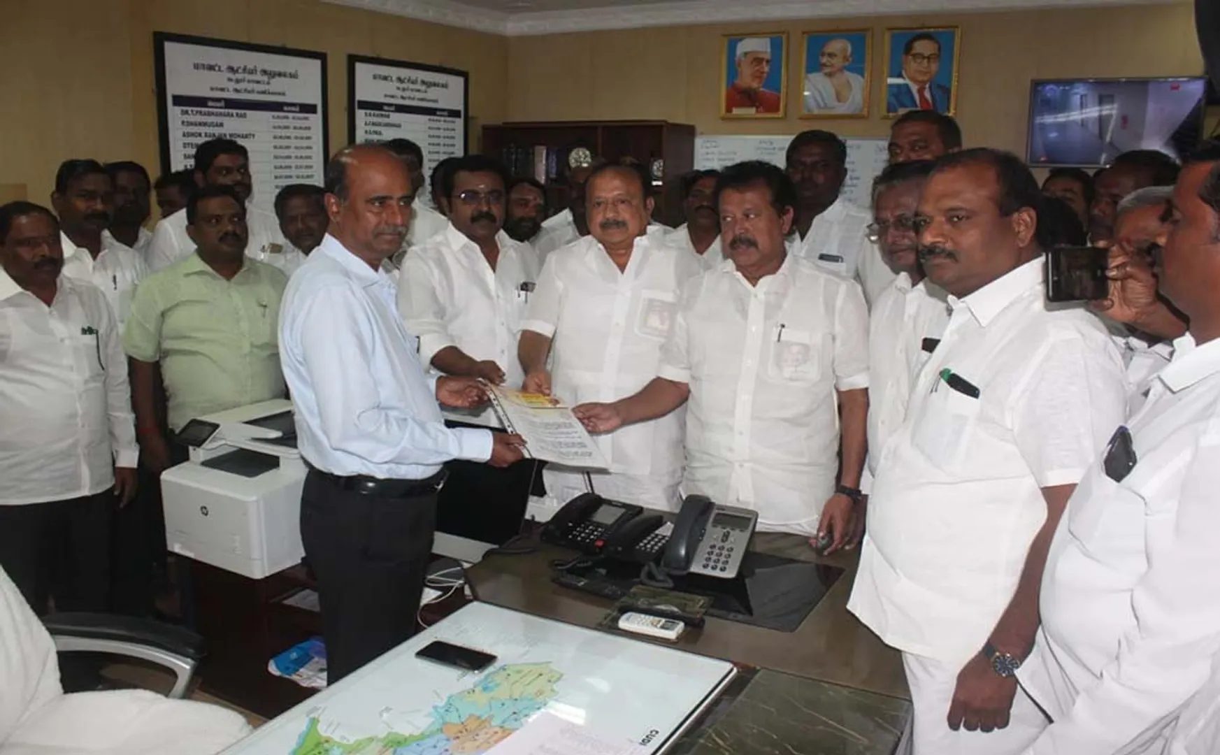 cuddalore dmk leaders meet collector local body election vote counting 