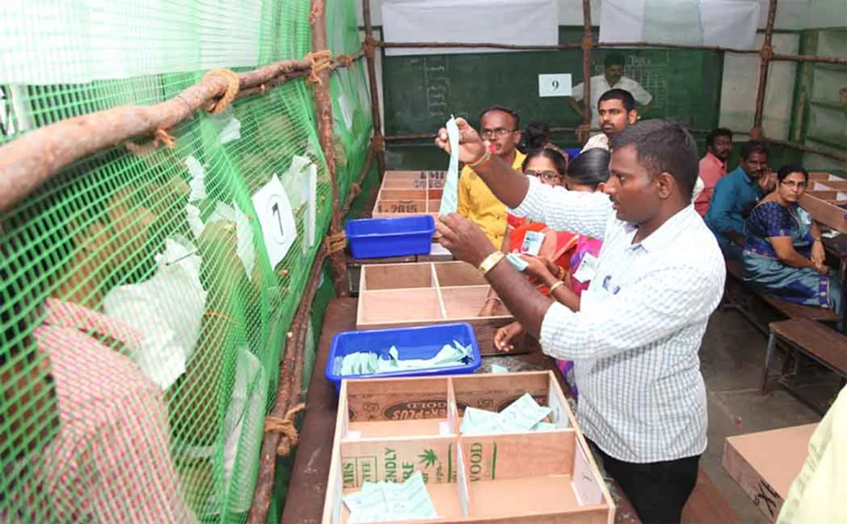 erode vote counting admk candidate incident 