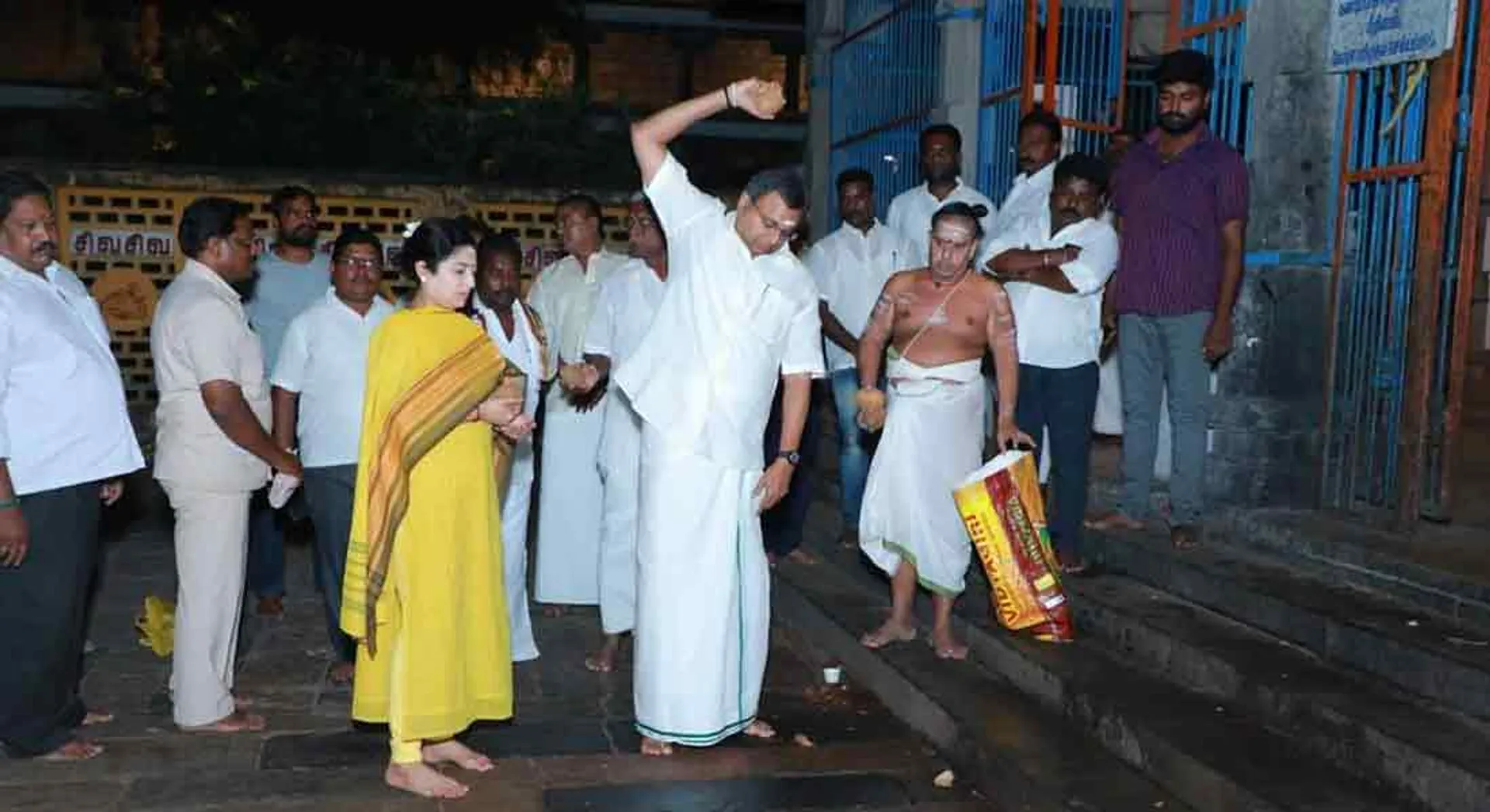 karthick chithamaparam in natarajar temple  