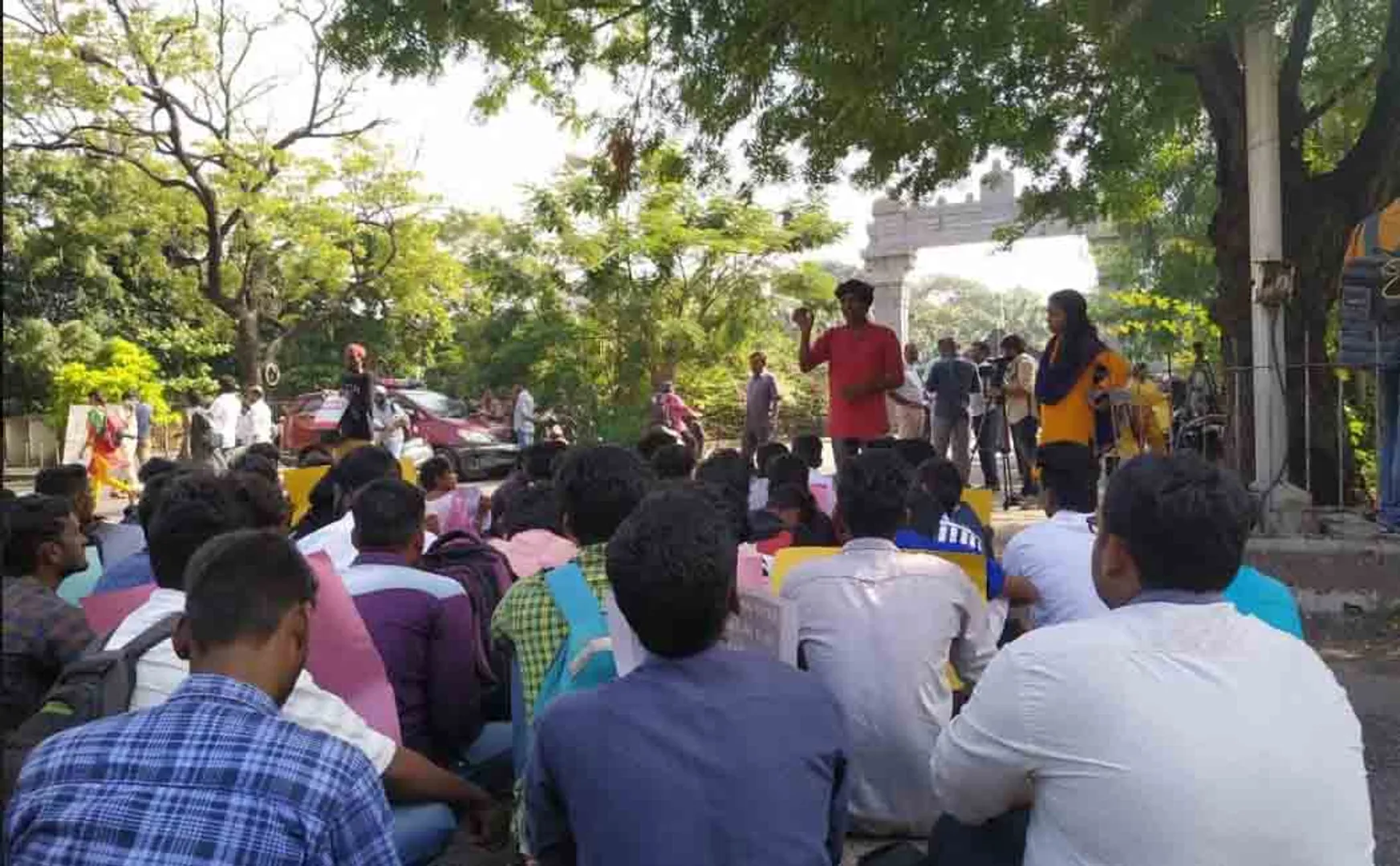 madras university students support  delhi jnu students 