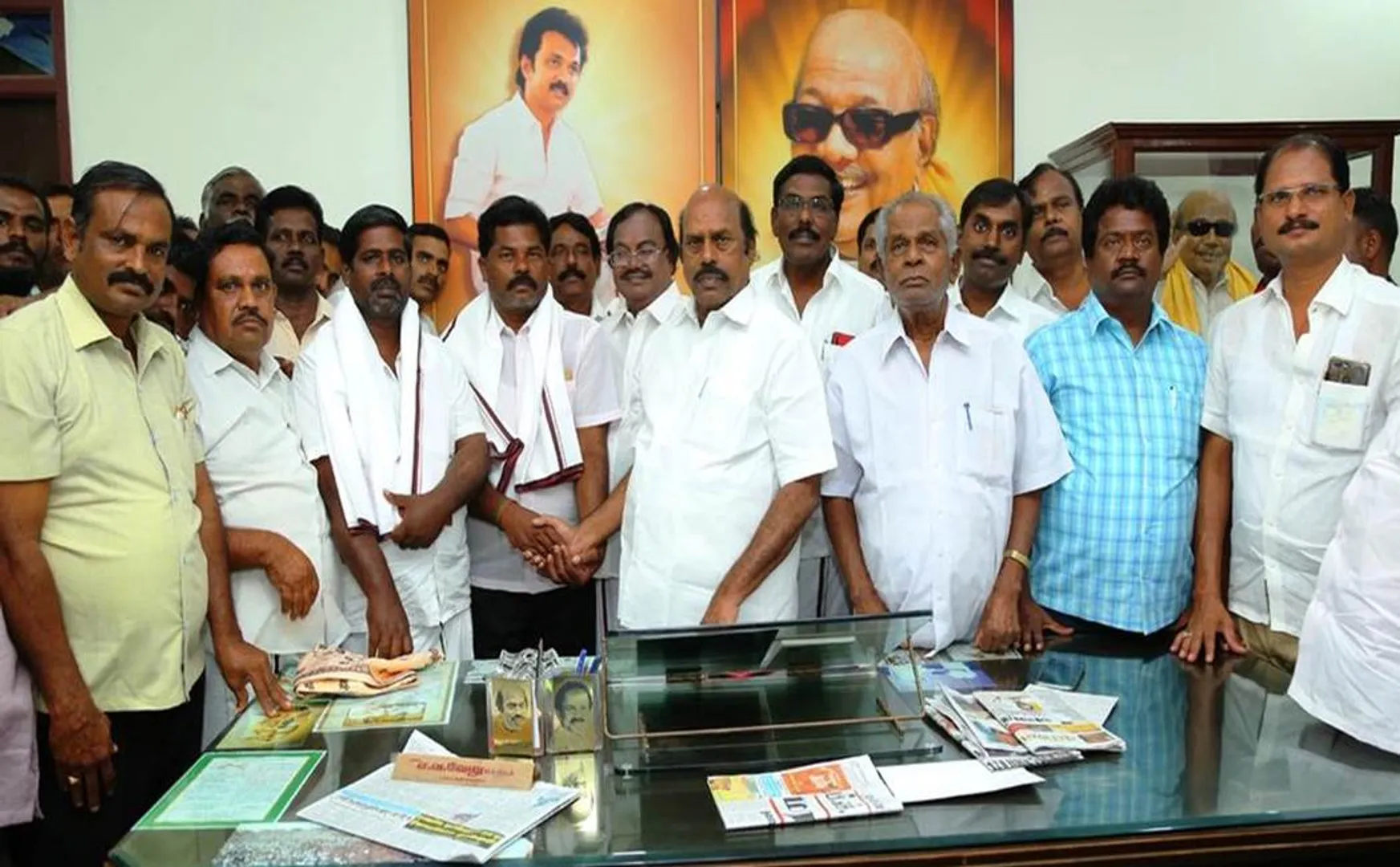 ammk, Independent Councilors jump to DMK