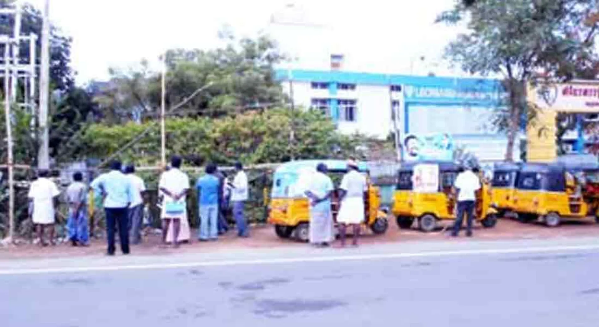  Durbar movie Controversy! TTV supporters scold by protest poster !!