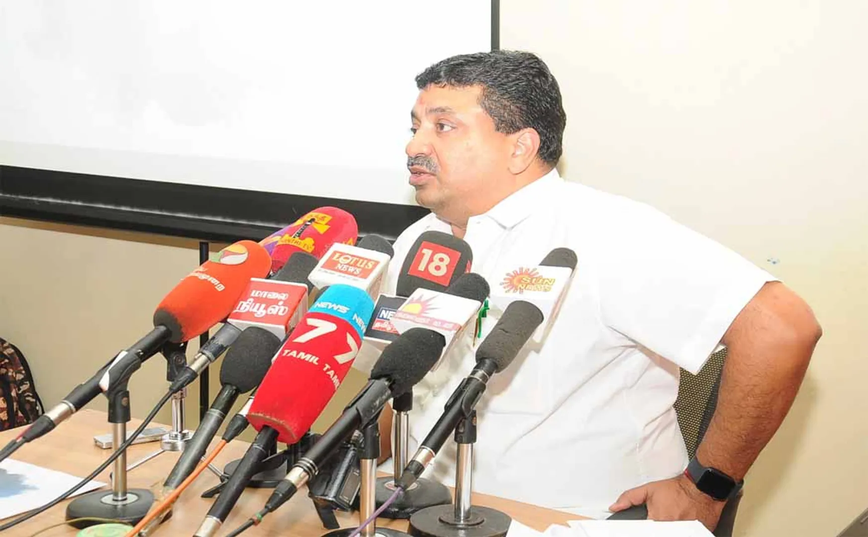 madurai district municipal corporation dmk party mla press meet 