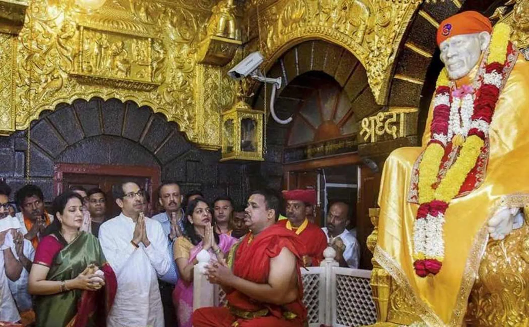 shirdi to face infinite closure of shops