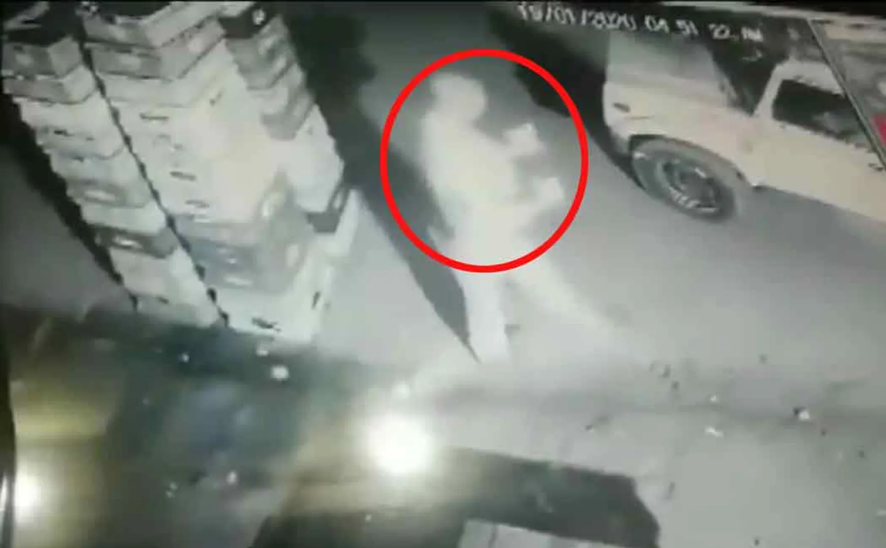 uttarpradesh police picks milk packets during rounds