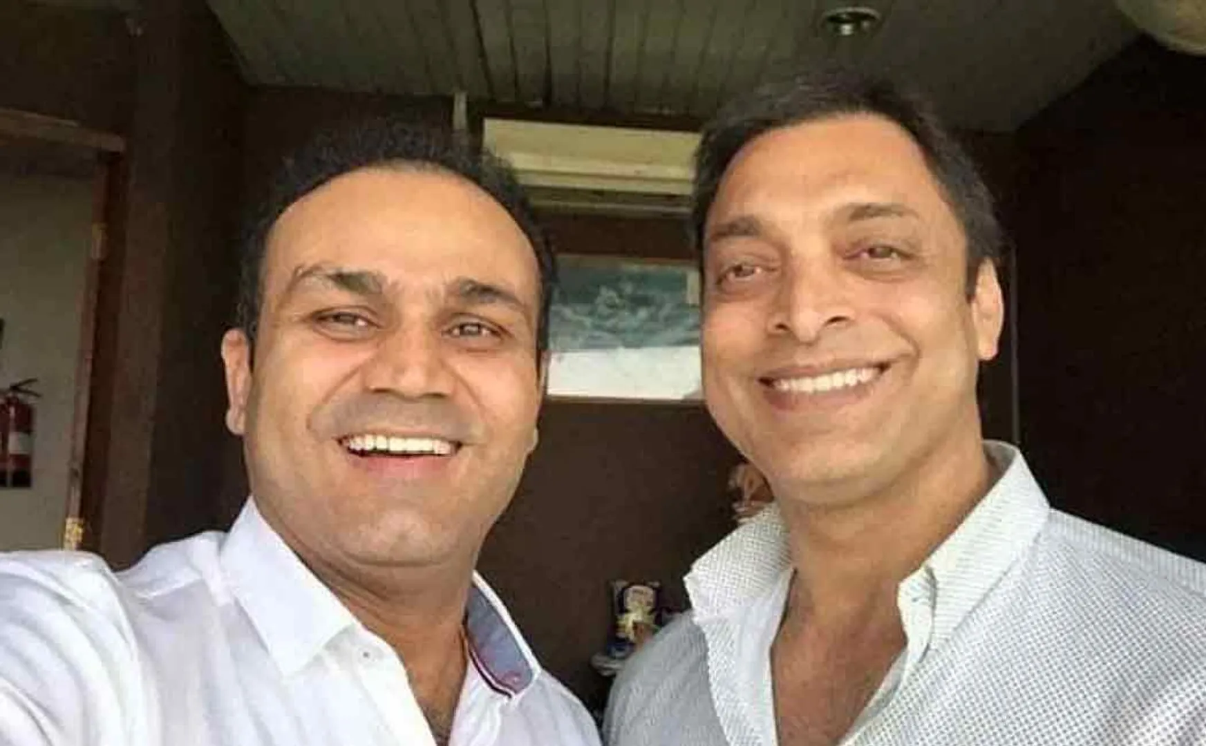 akthars reply to sehwags viral video about money