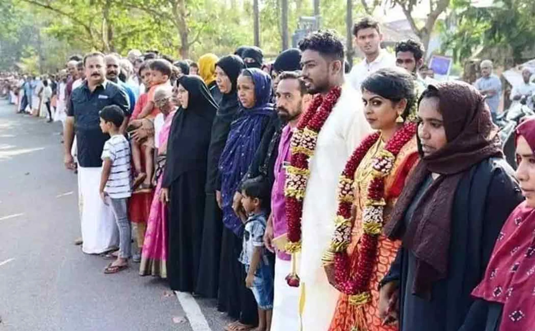 kerala human chain against caa
