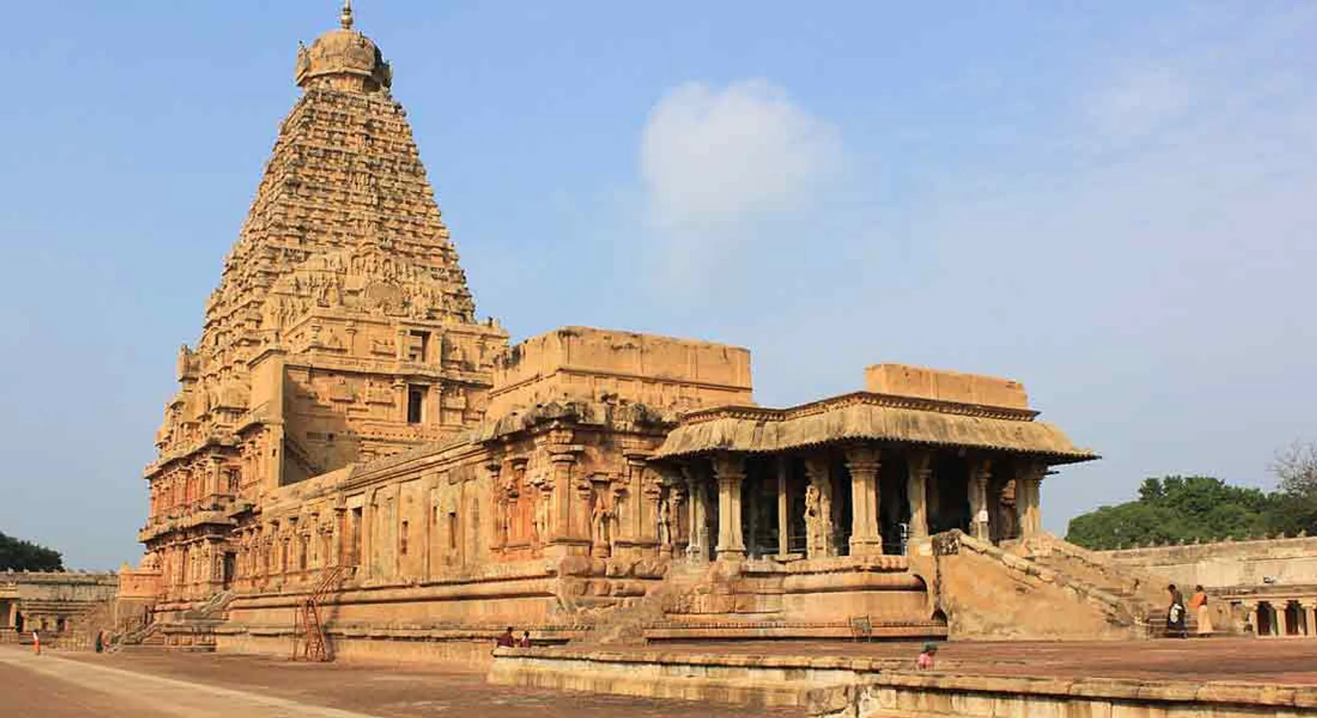 thanjai periyaovil kudamuluku... 