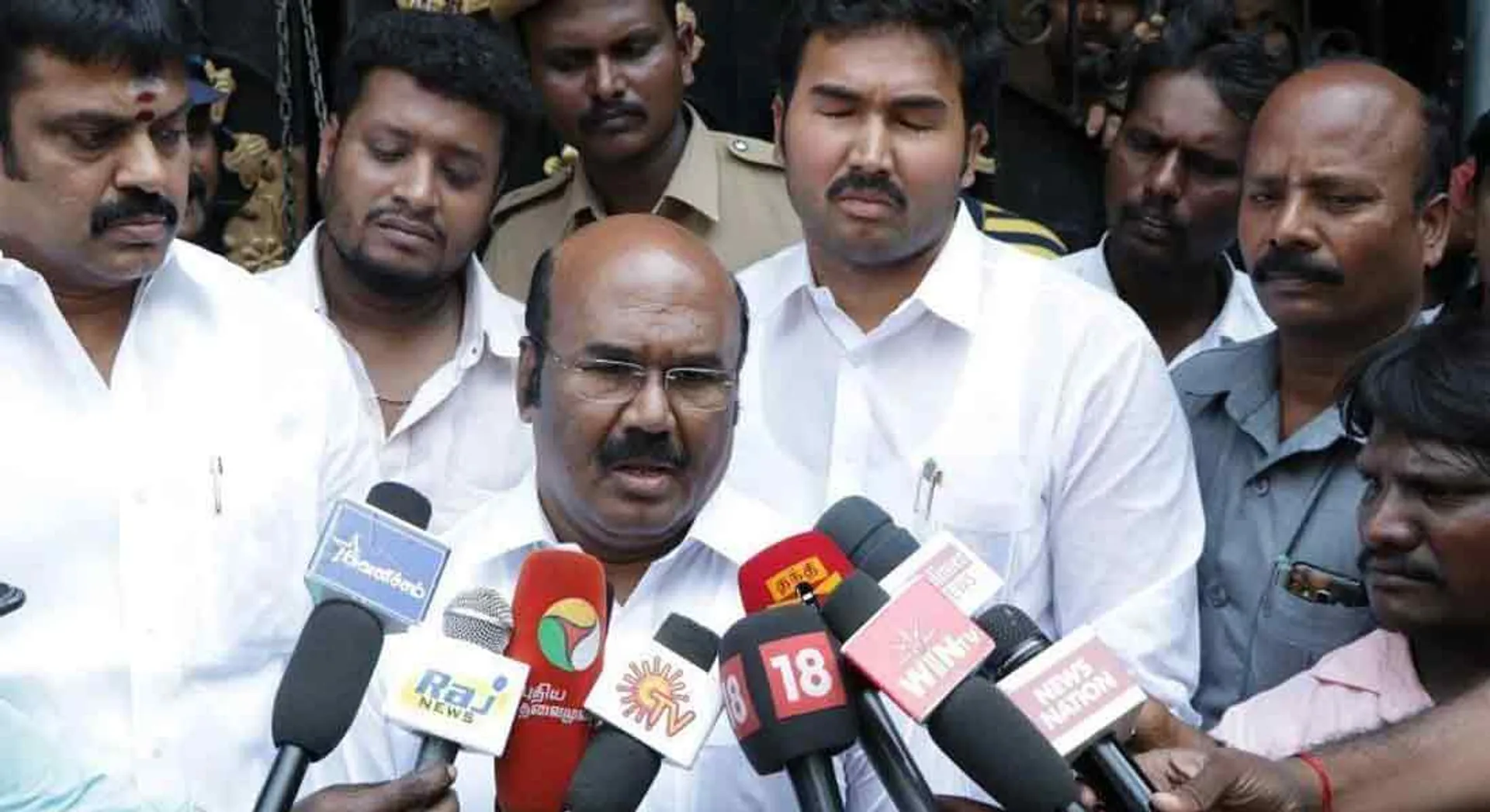 black goats will be weeded' - Minister Jayakumar