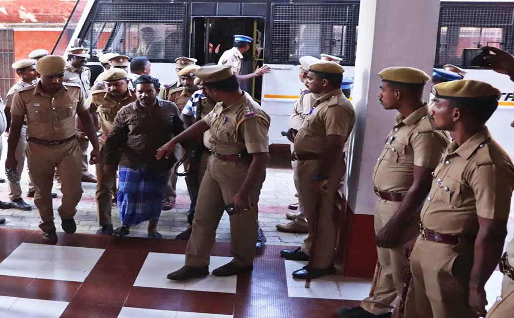 KANYAKUMARI SSI POLICE WILSON INCIDENT ILLEGAL PERSONS COURT CUSTODY 
