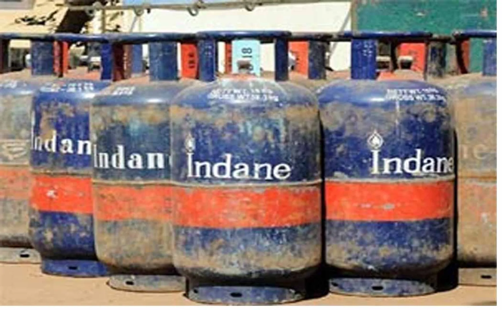 hotels, food shops using gas cylinder price increase 