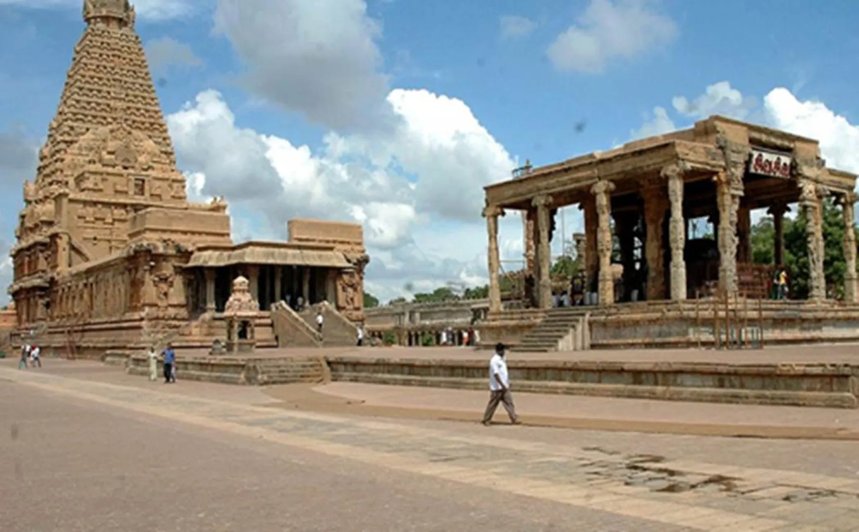 thanjai periya kovil