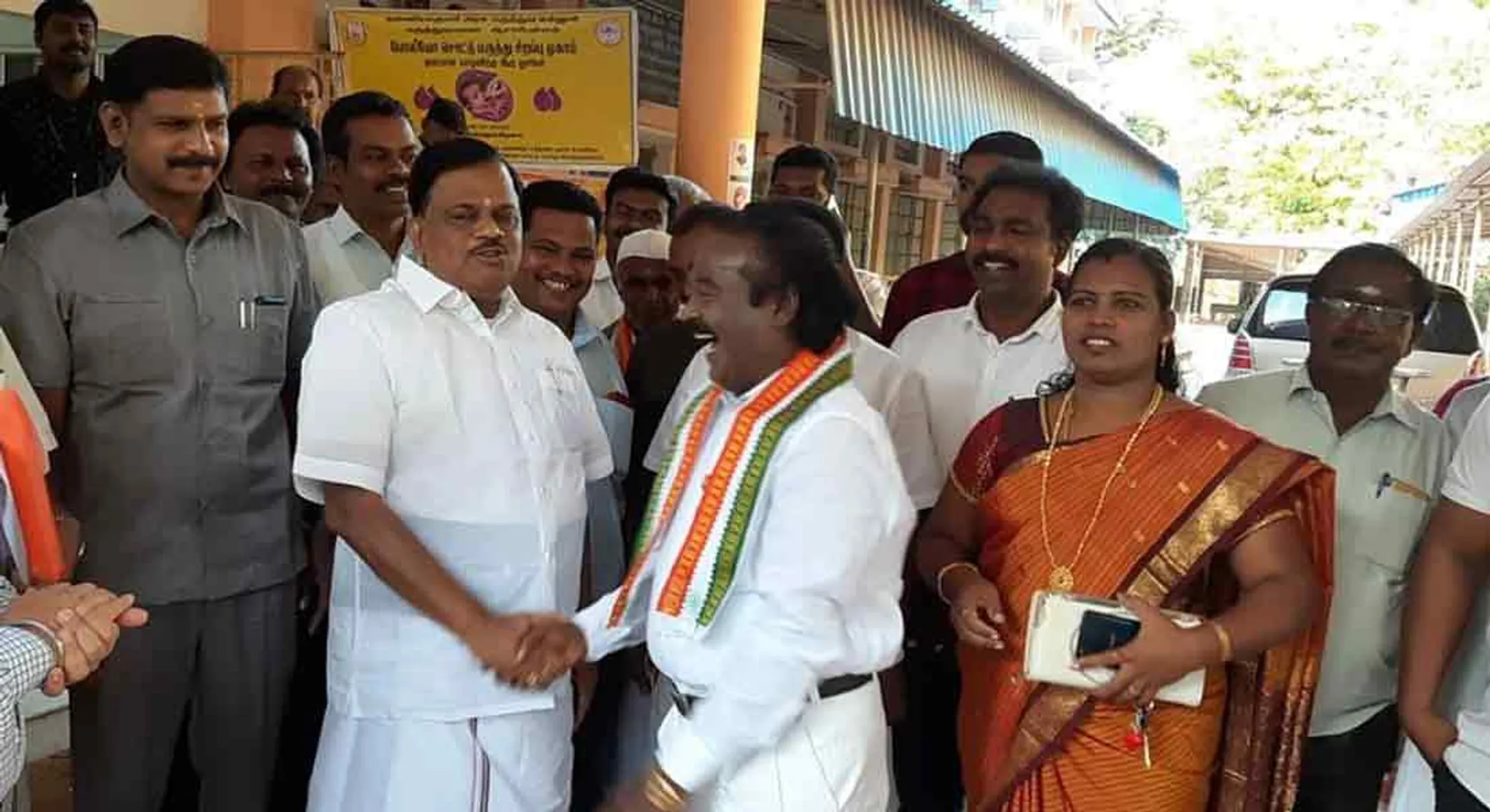  'It's just like this ... we will be friendly with DMK and ADMK !!
