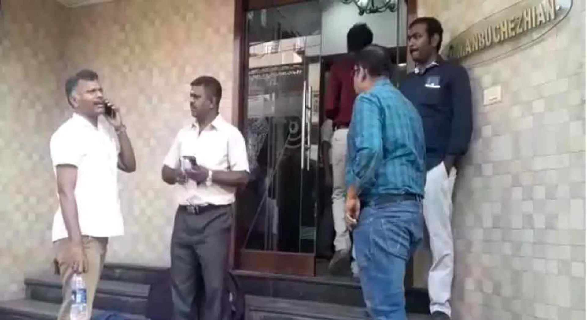  Income Tax Department raid in  producer anbuchezhiyan  Madurai Office