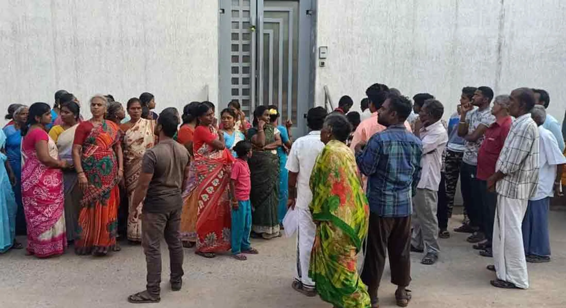  Do not sell land to municipalities - civilians who blocked businessman's house
