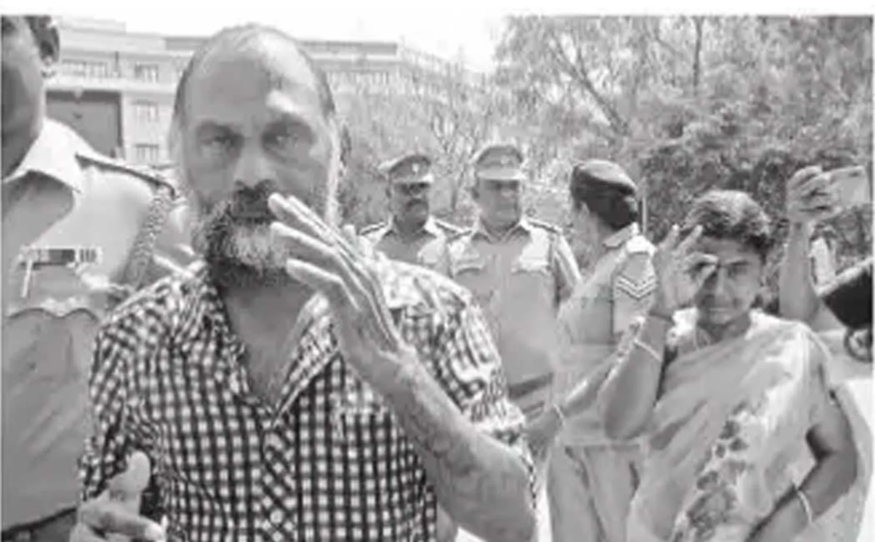 salem district collector office couple incident police 